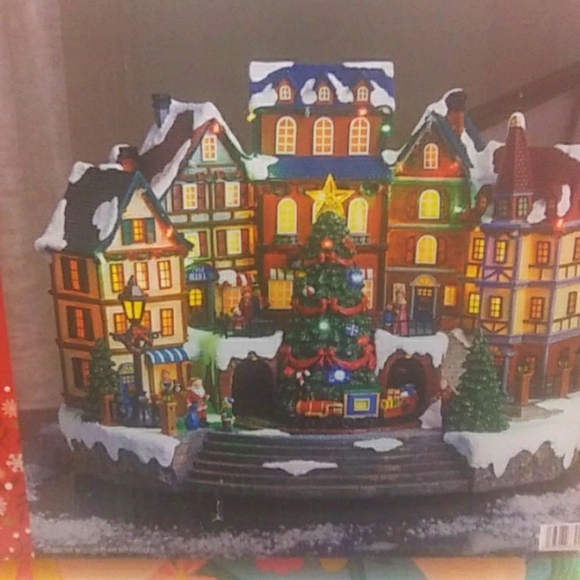 Members Mark Pre-Lit Musical Village - Picture 1 of 6